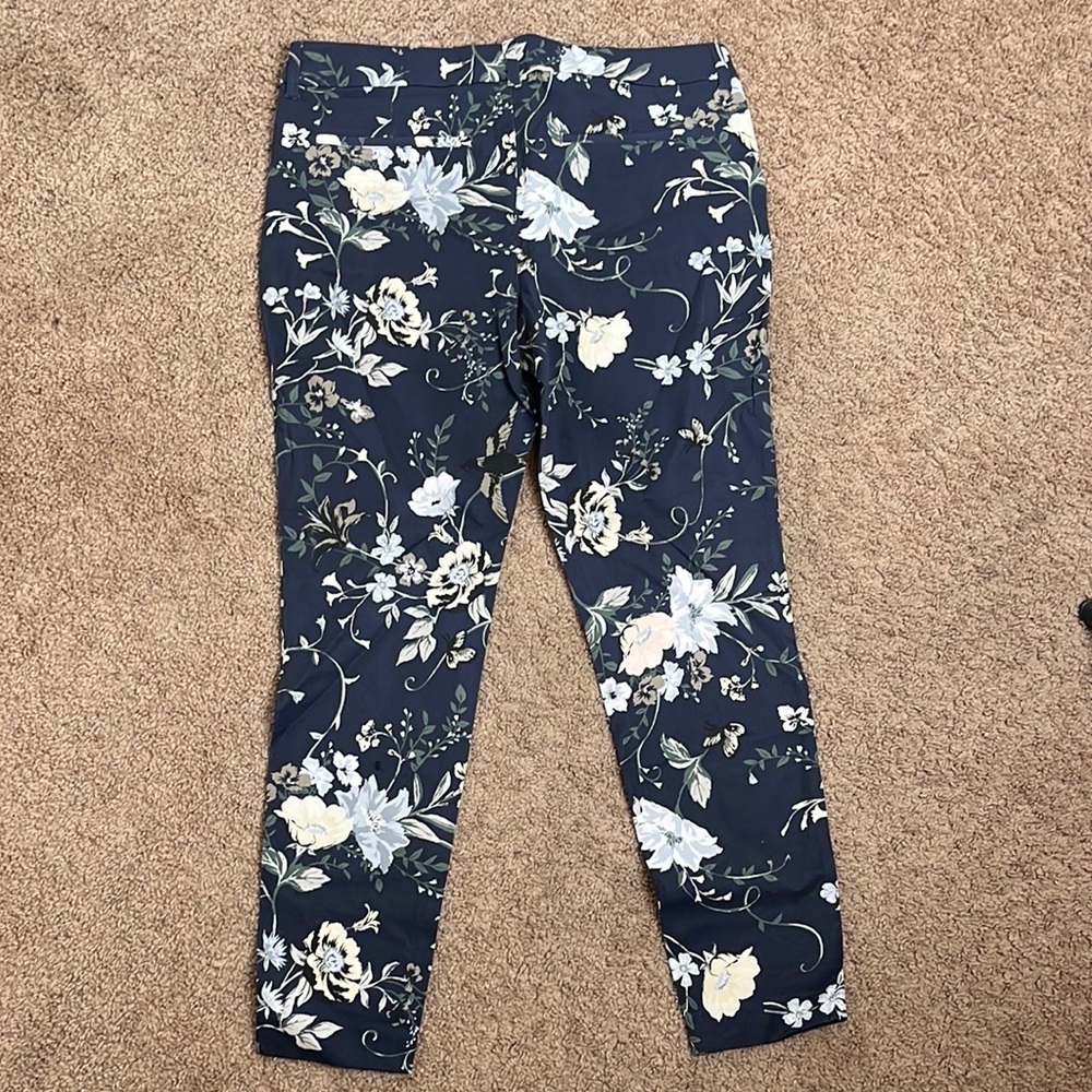 Navy Floral Mid-Ride Pixie Pants - Picture 3 of 9